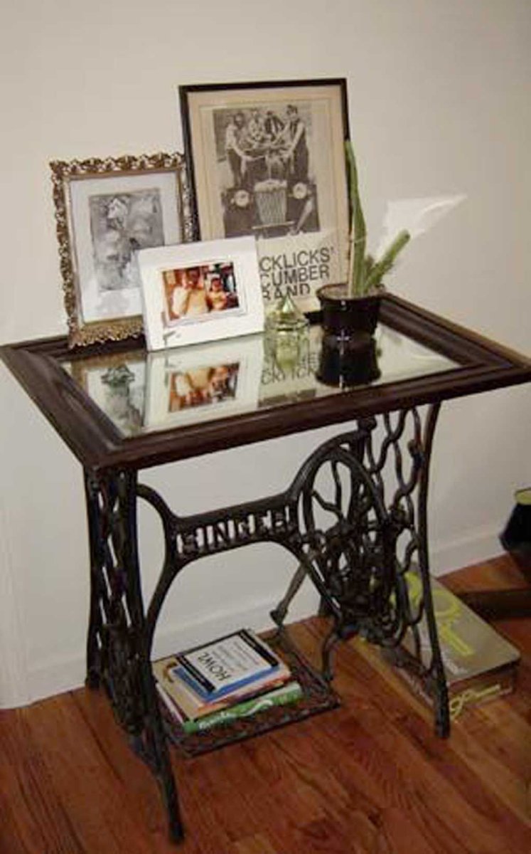 Журнальные столики из швейной машинки Зингер