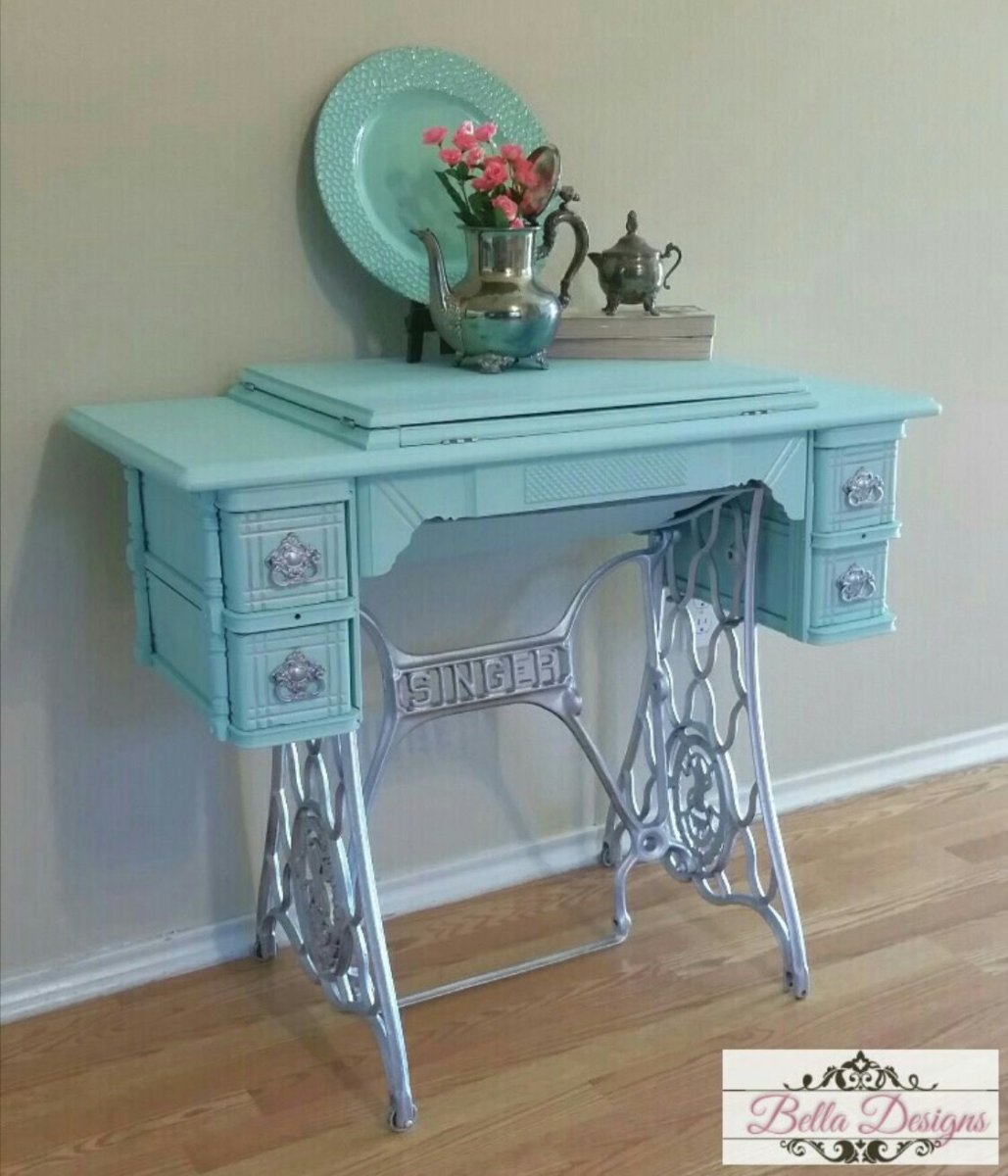 Стол на станине от швейной машины