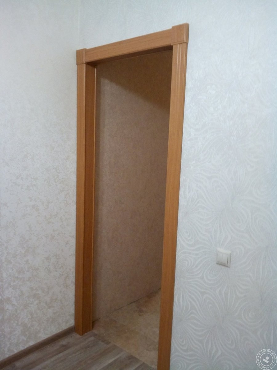 Отделка проема доборами и наличниками