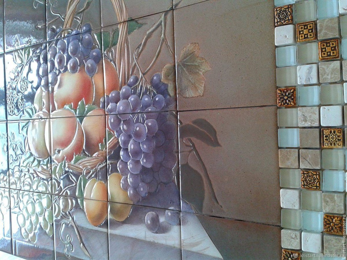 Панно из керамической плитки на стену