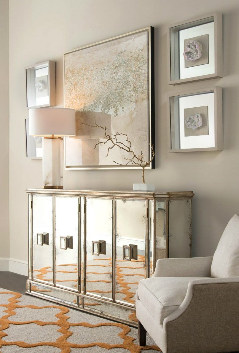 Зеркальный комод в интерьере