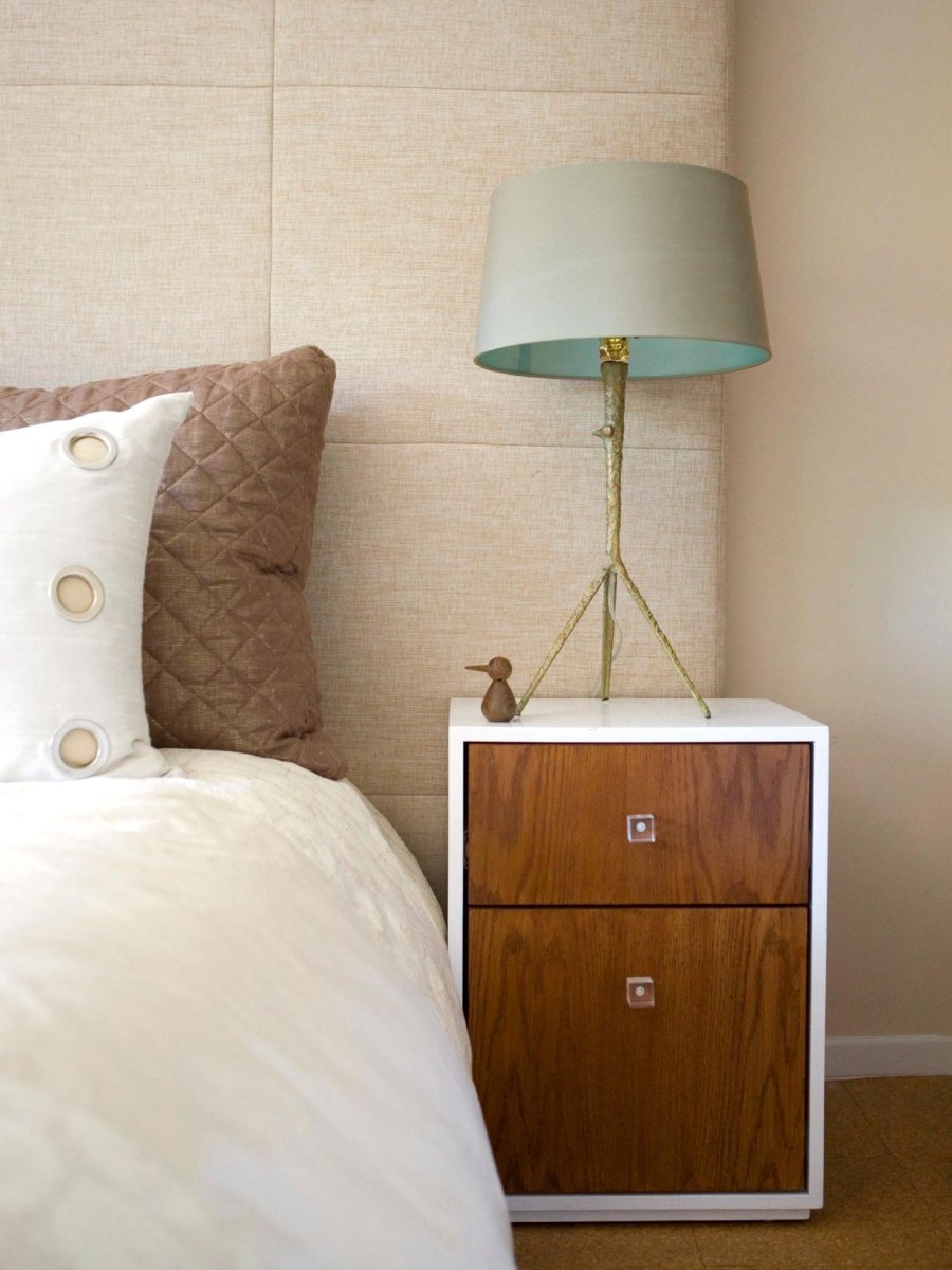 Подвесная тумбочка прикроватная узкая