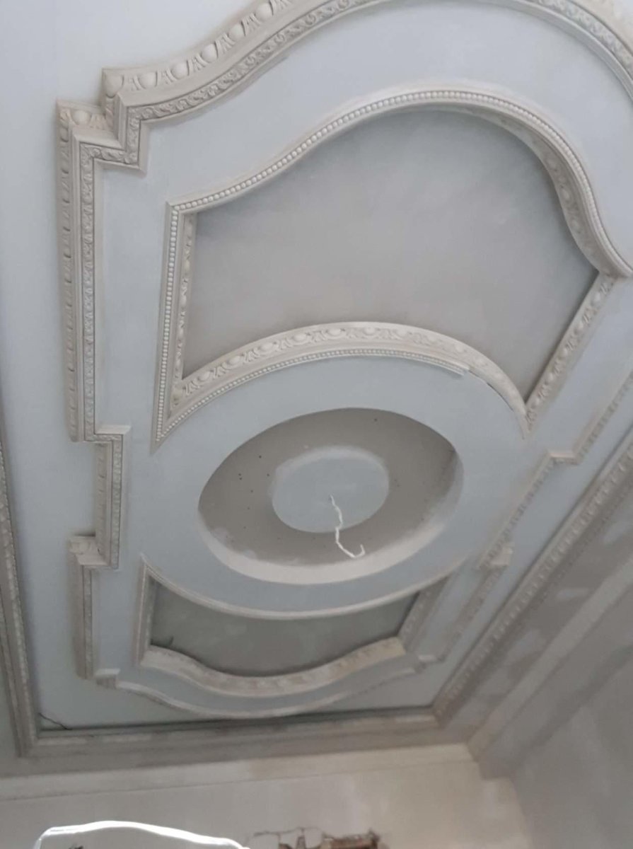 Классические фигурные потолки