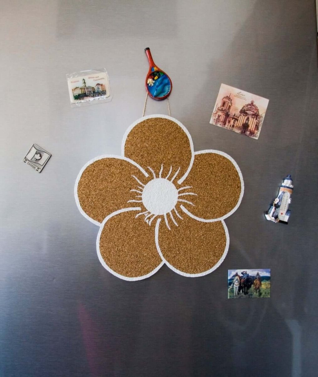 Декор из пробковой подложки на стену