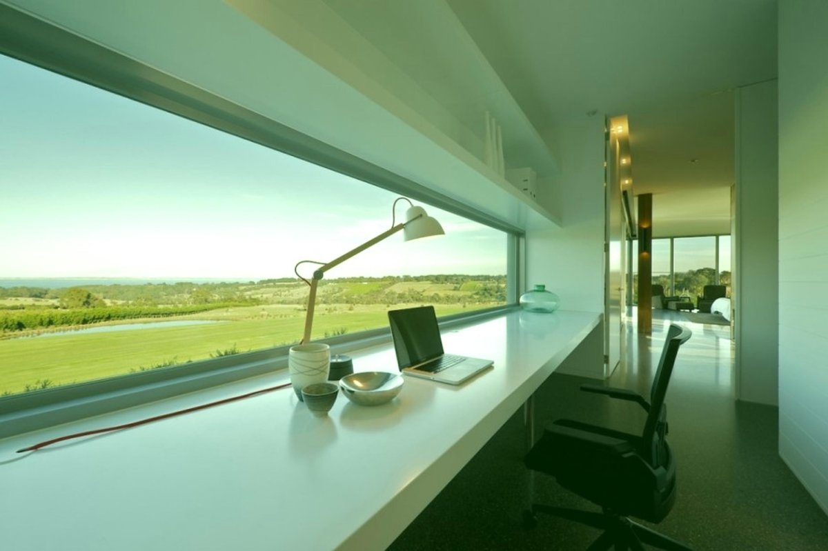 Кабинет с видом на море