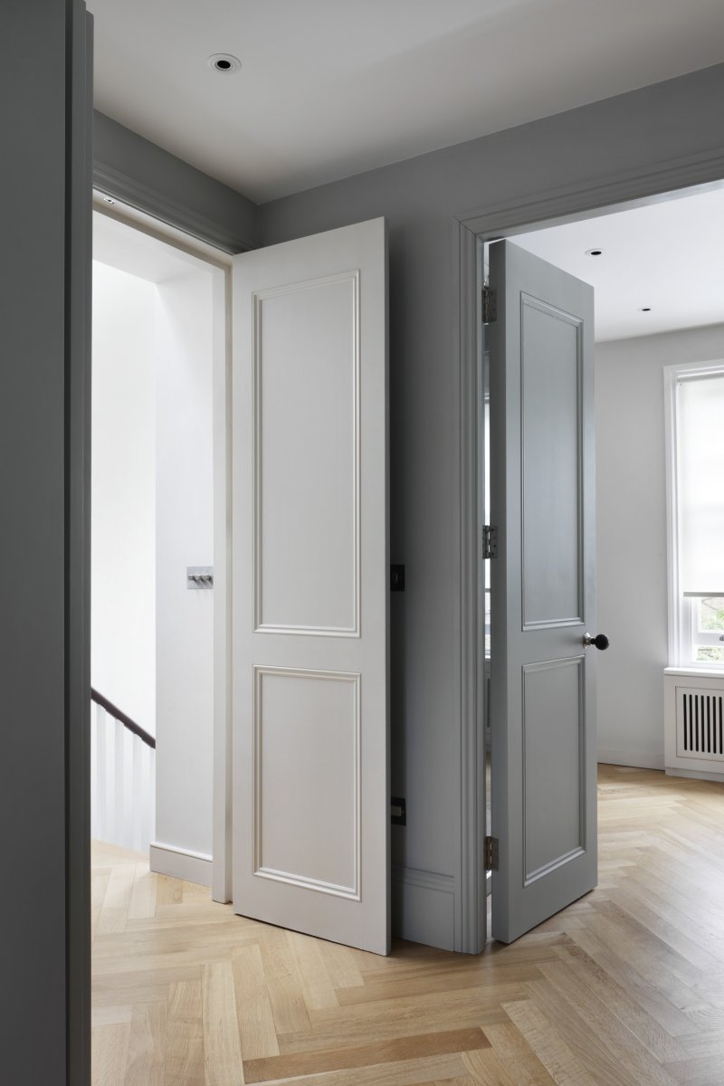 Двери межкомнатные серые