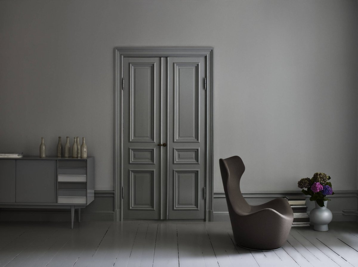 Межкомнатные двери в интерьере спальни эмаль