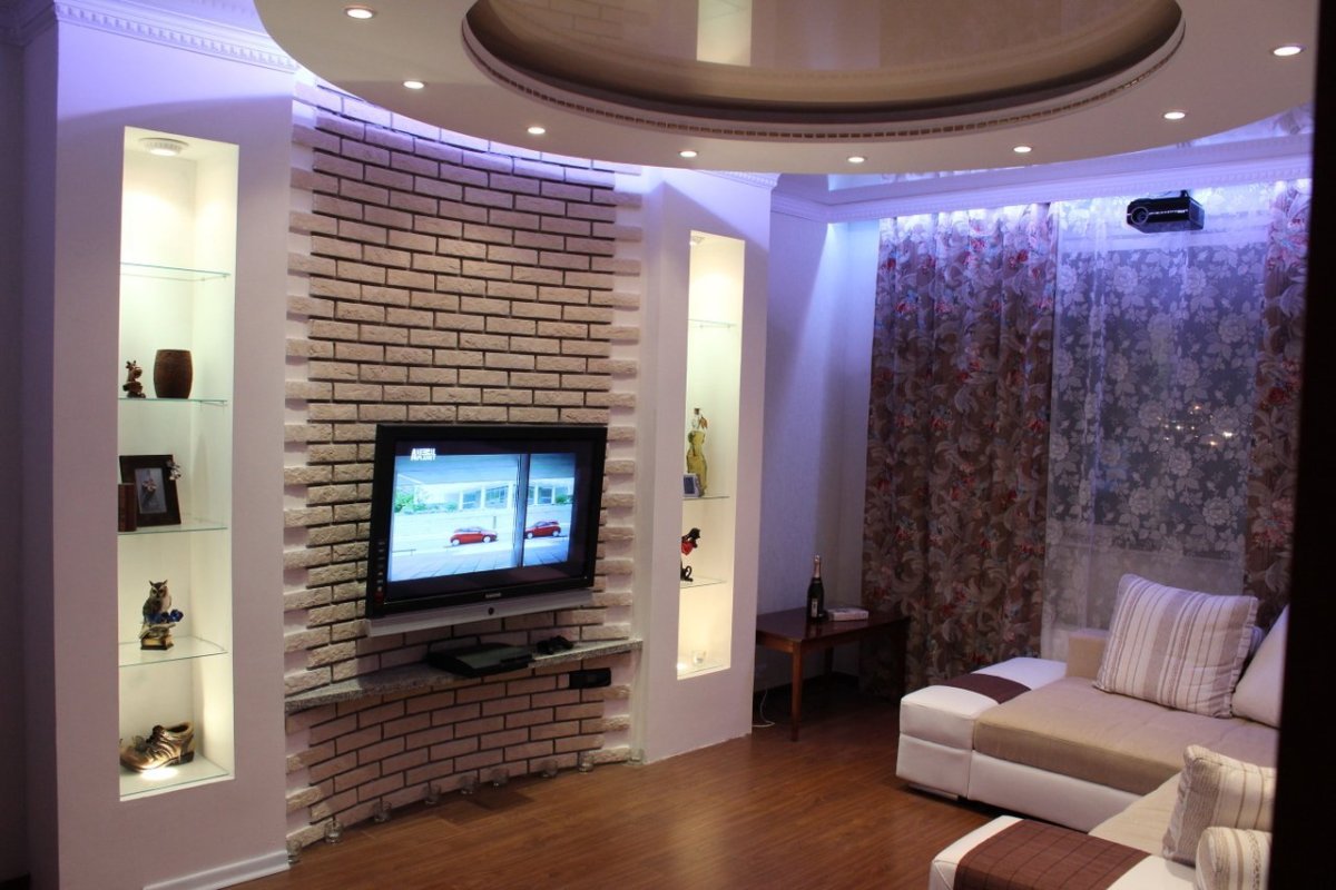 Декор стен в гостиной из гипсокартона