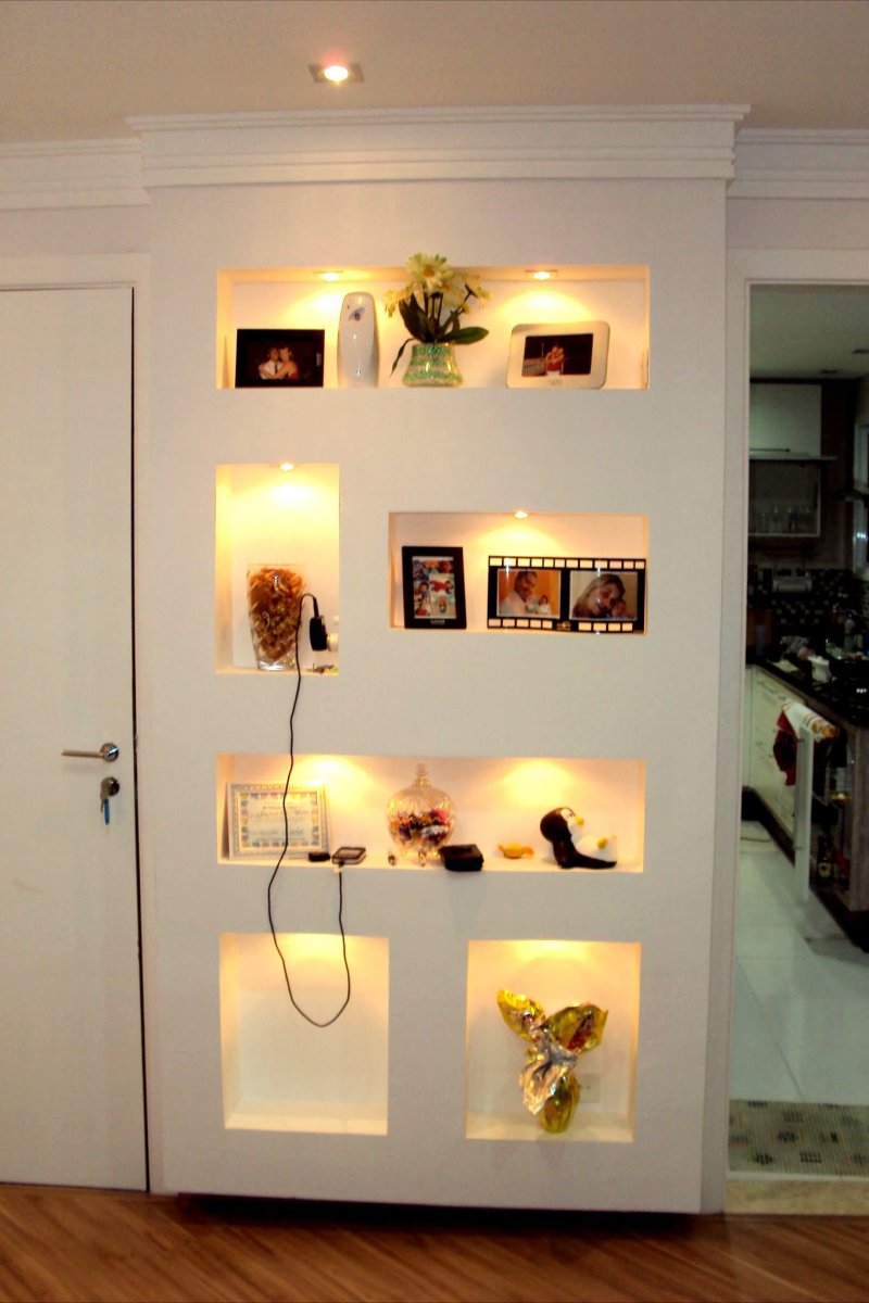 Полочки с подсветкой на стену