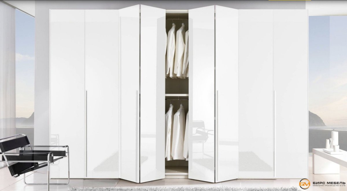 Шкаф со складными дверями