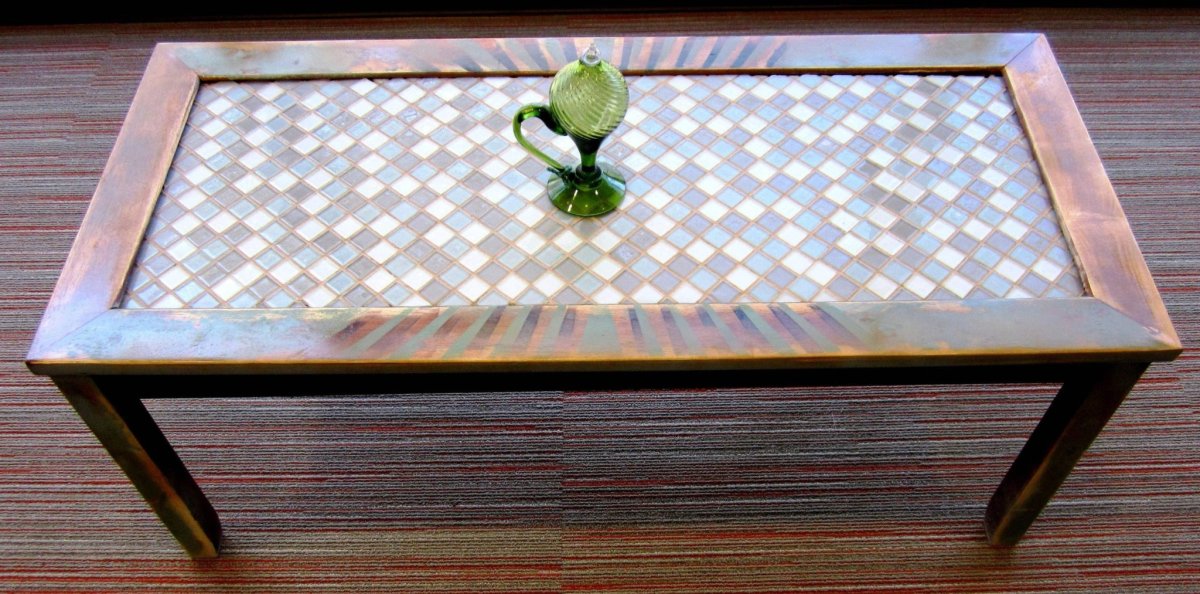 Журнальный столик с плиткой