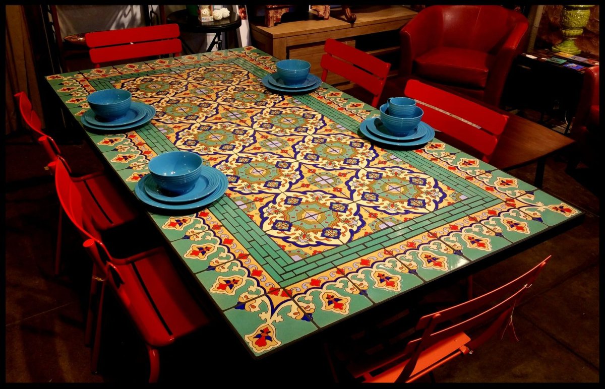 Декор кухонного стола плиткой