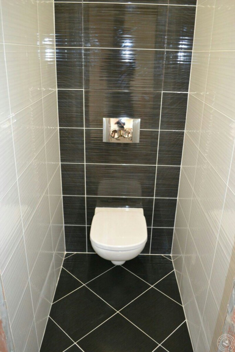 Однотонная плитка в туалете