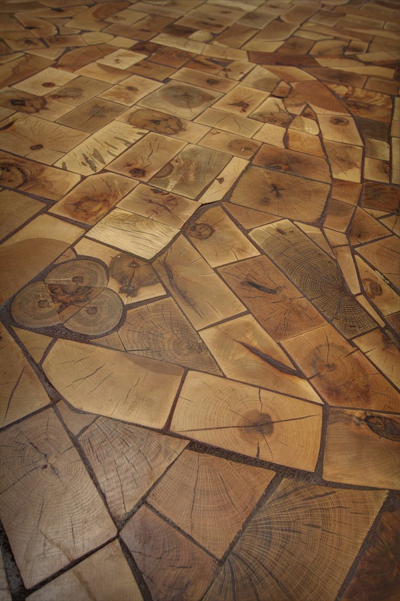 Пол из спилов дерева