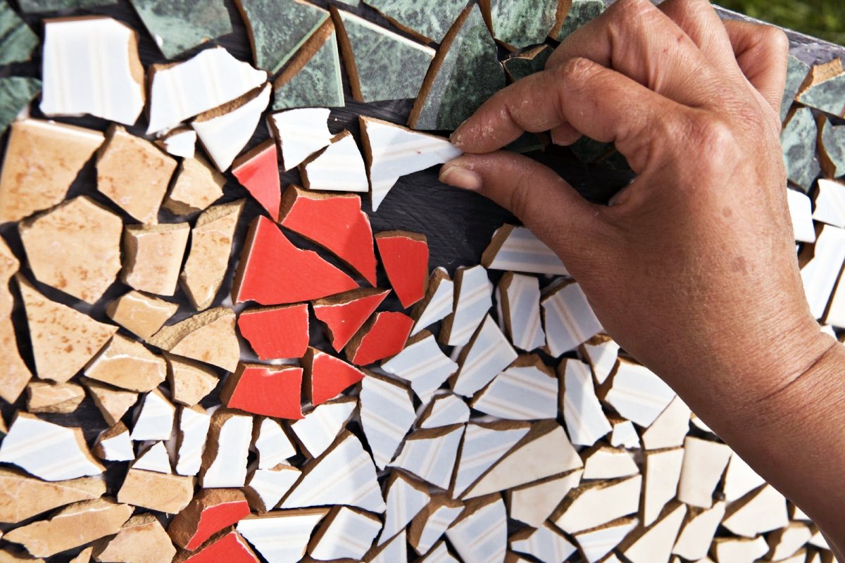 Мозаика из боя керамической плитки