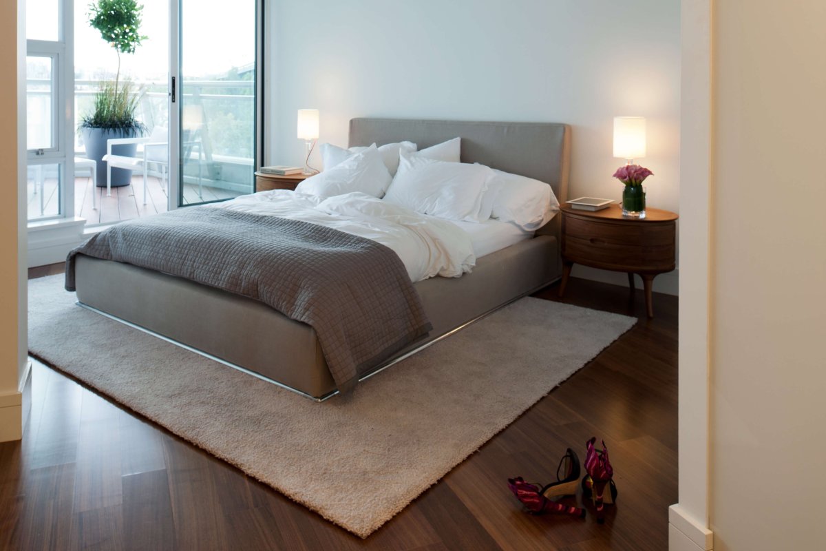 Кровать двуспальная в интерьере