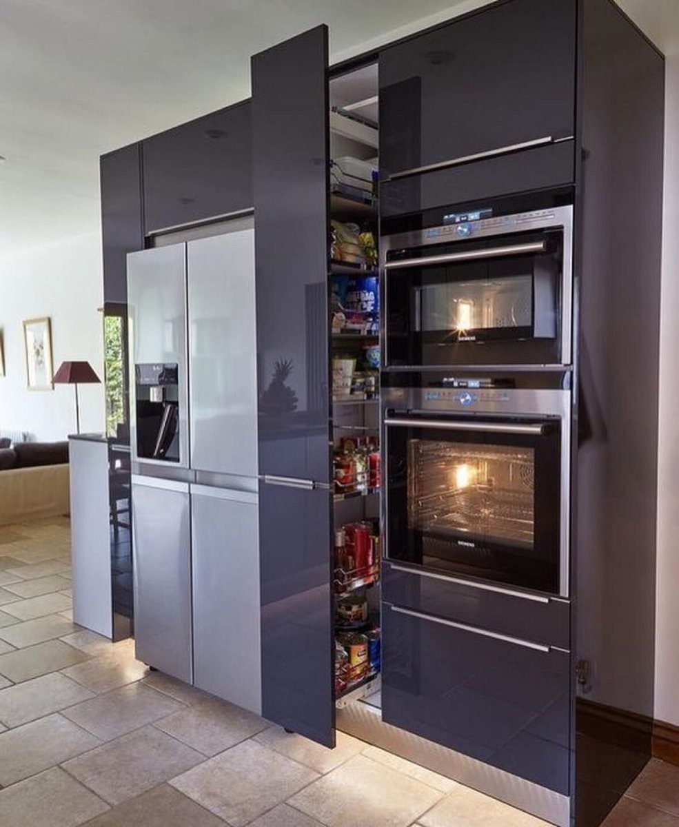 Холодильник в интерьере