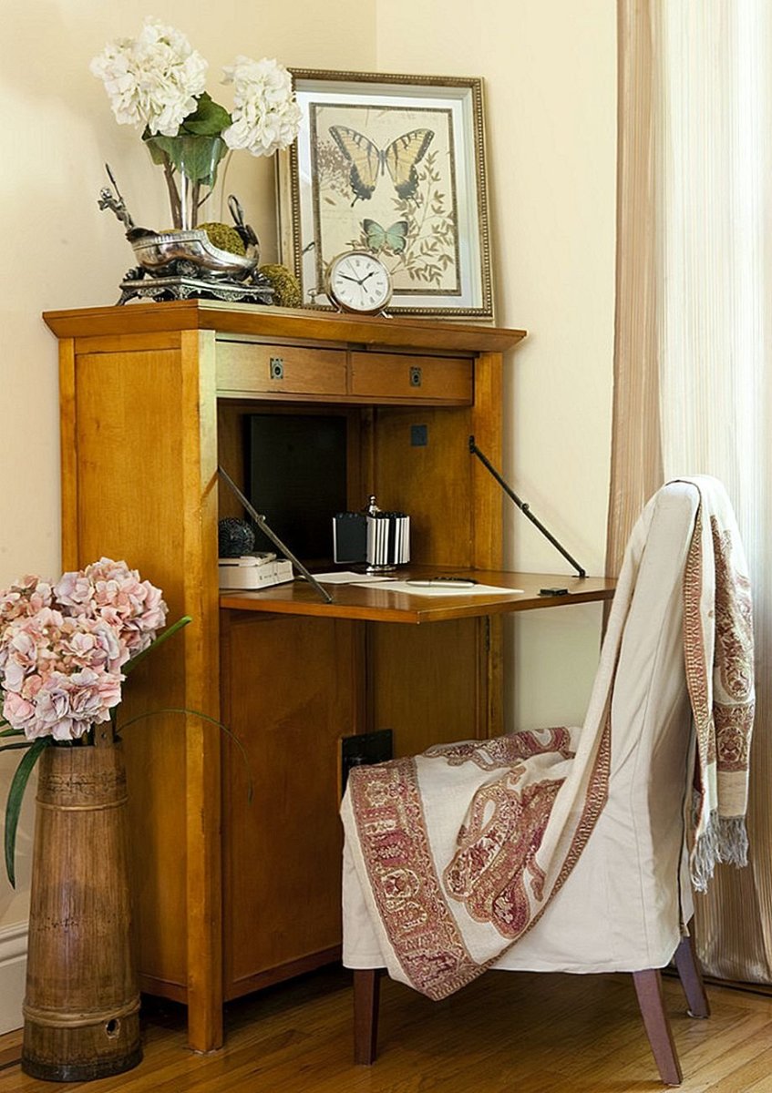 Секретер с откидным столом