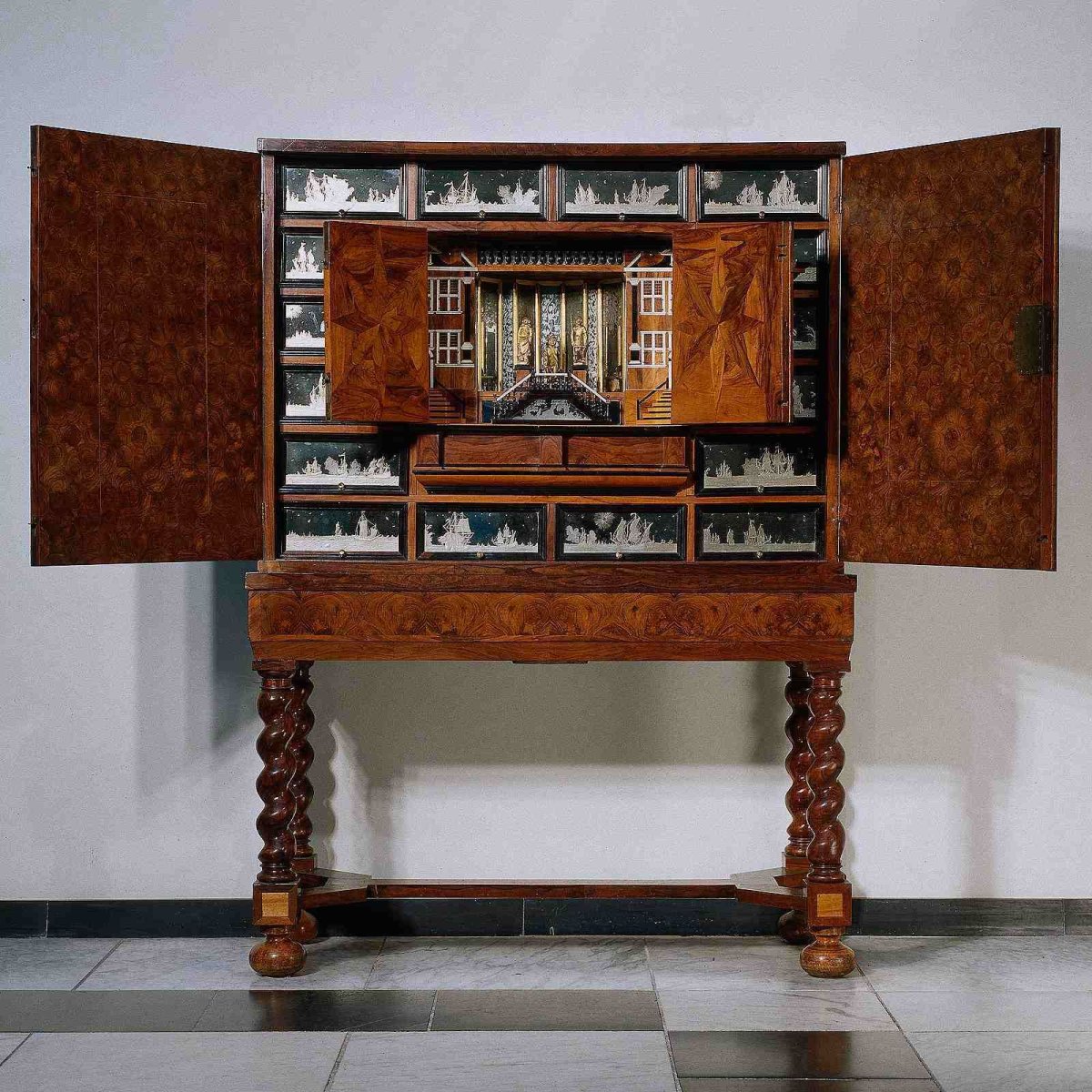 Секретер - кабинет 17 век