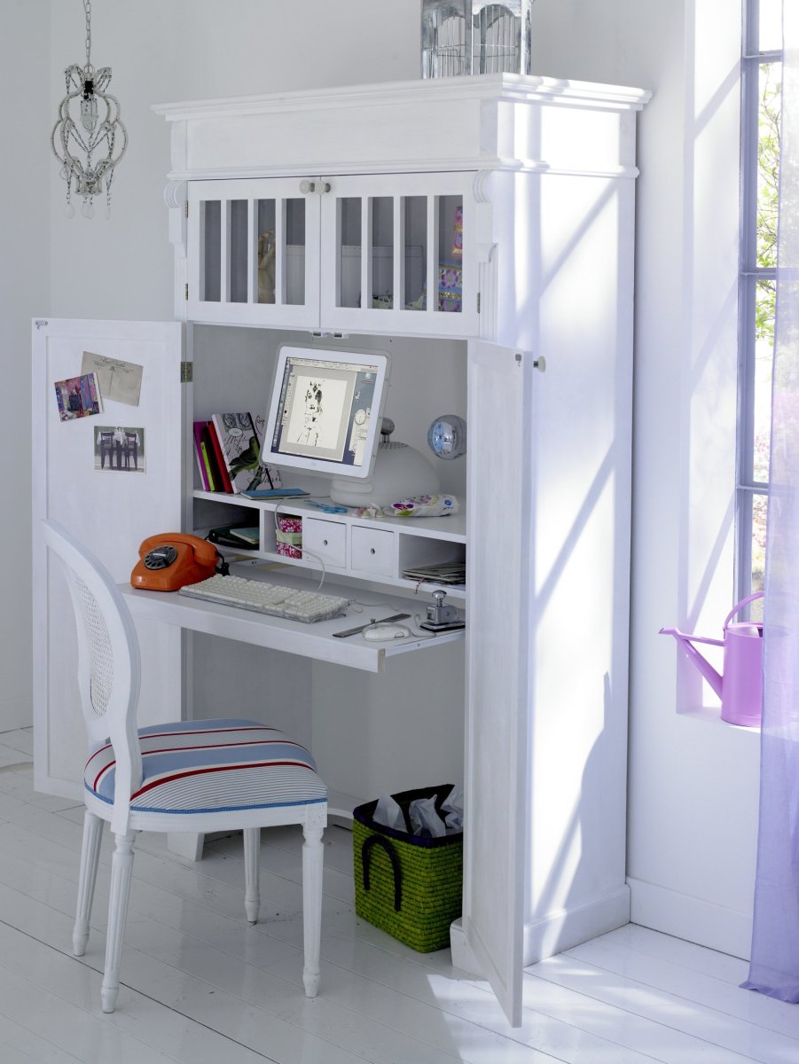 Шкаф с откидным столом для рукоделия