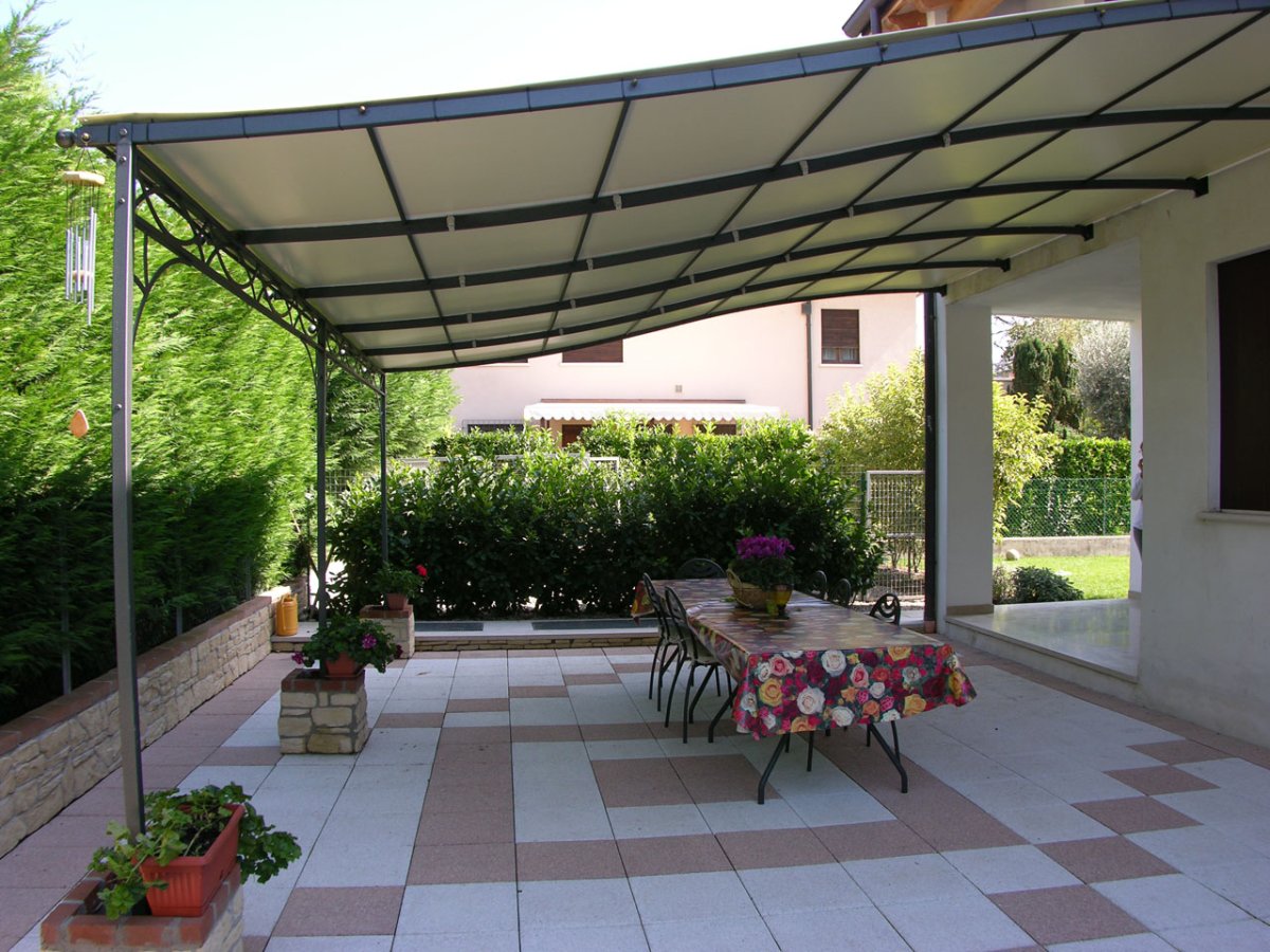 Навес перед домом