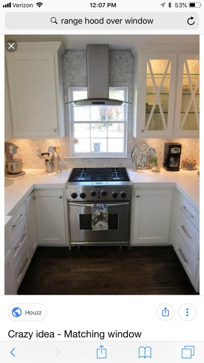 Газовая плита у окна