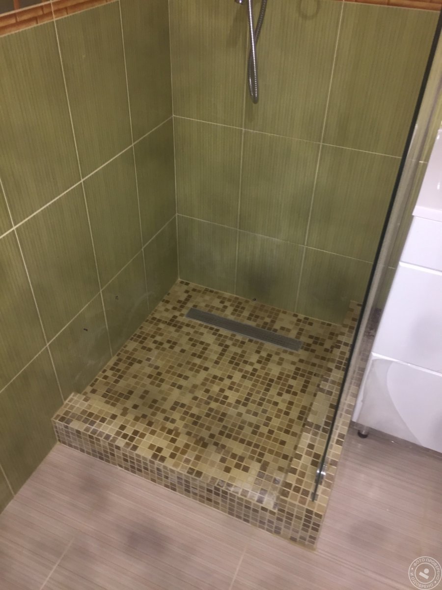 Душевые поддоны из мозаики