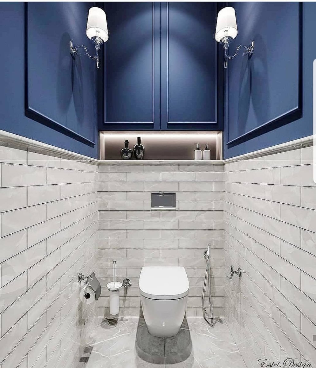 Туалет наполовину в плитке