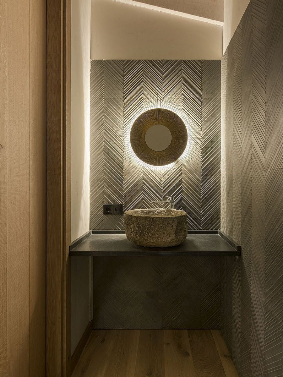 Оригинальное освещение в туалете