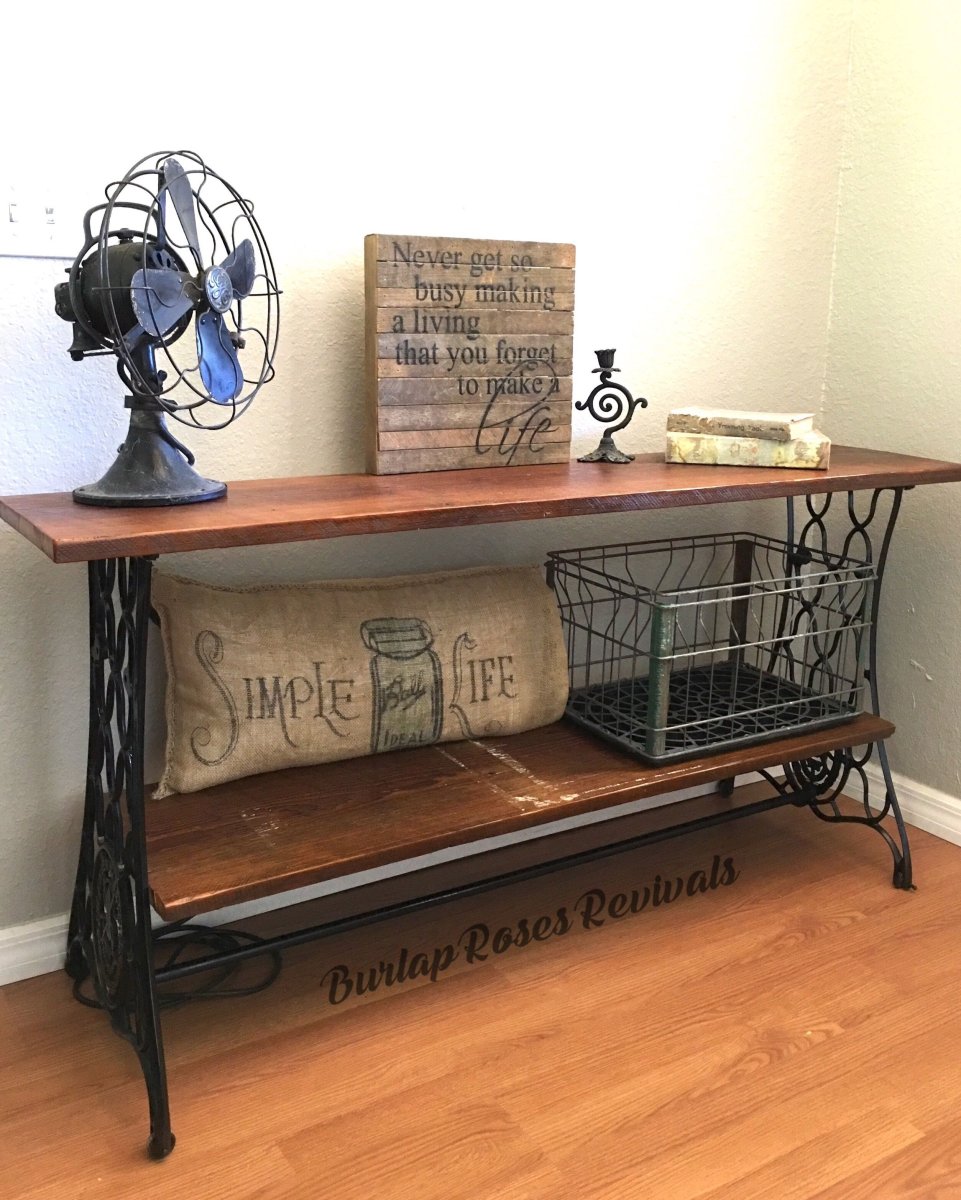 Консоль из станины от швейной машинки