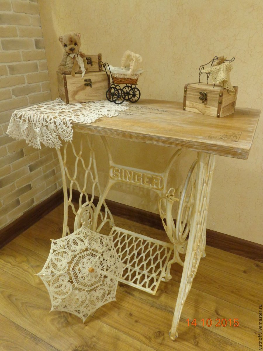 Консоль из машинки Зингер