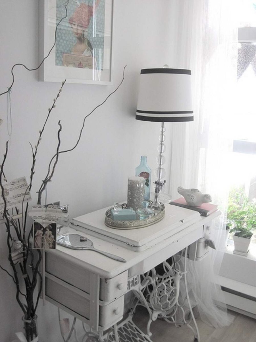 Туалетный столик из швейной машинки