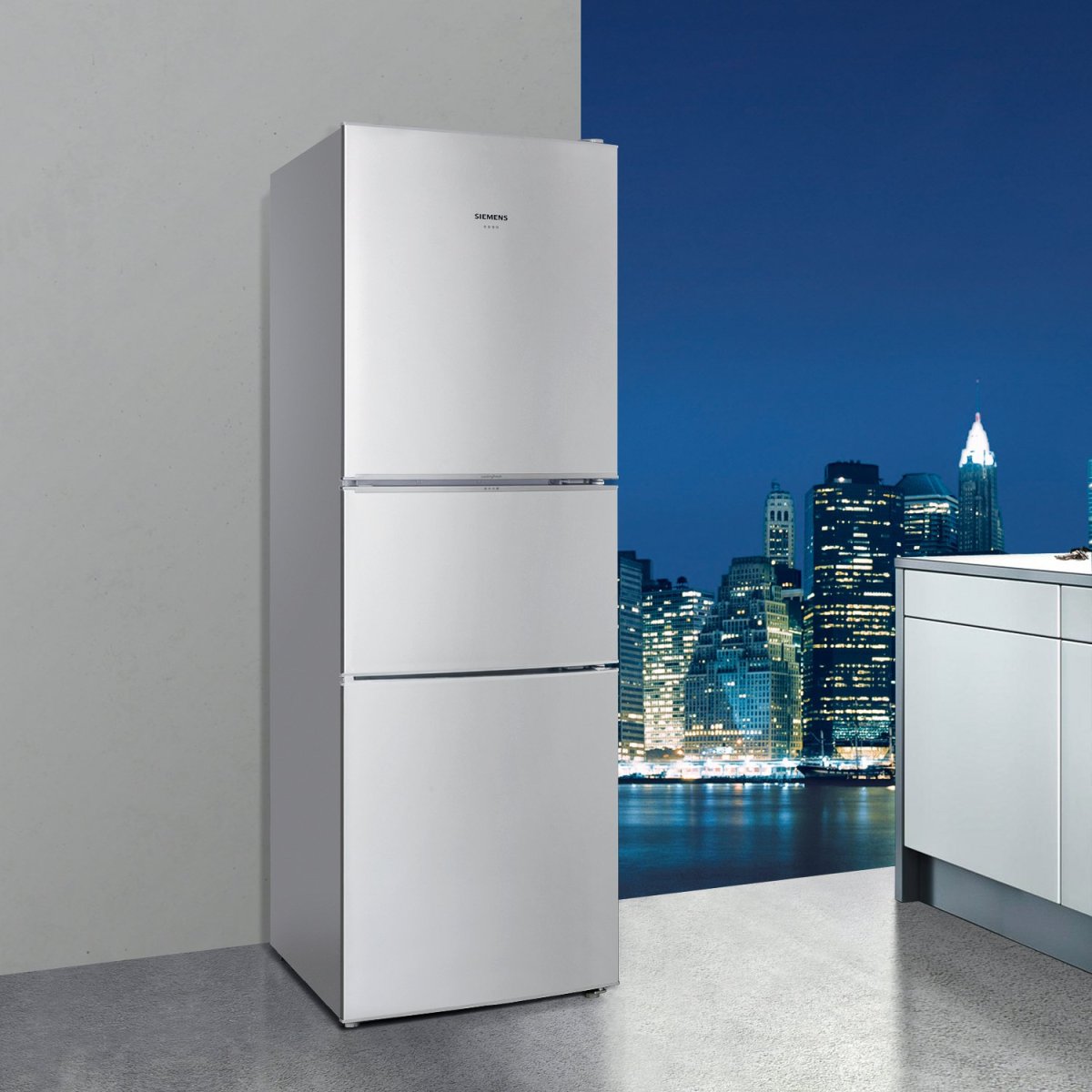 Холодильник Сименс со стеклянной дверью белый