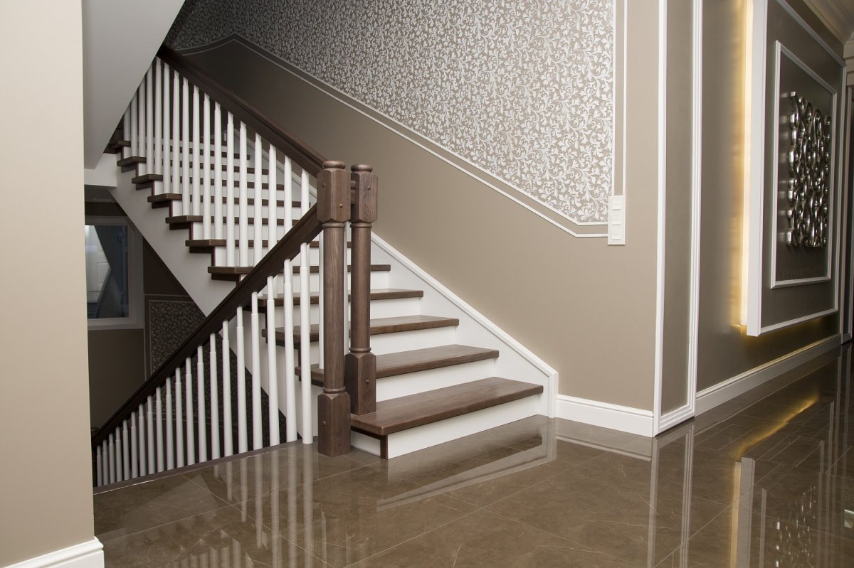 Сапожок на лестнице