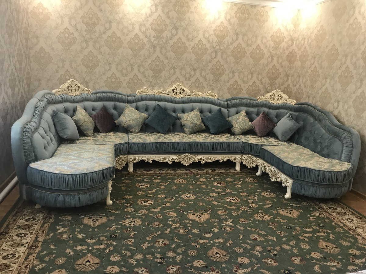 Холлы в Киргу в Махачкале