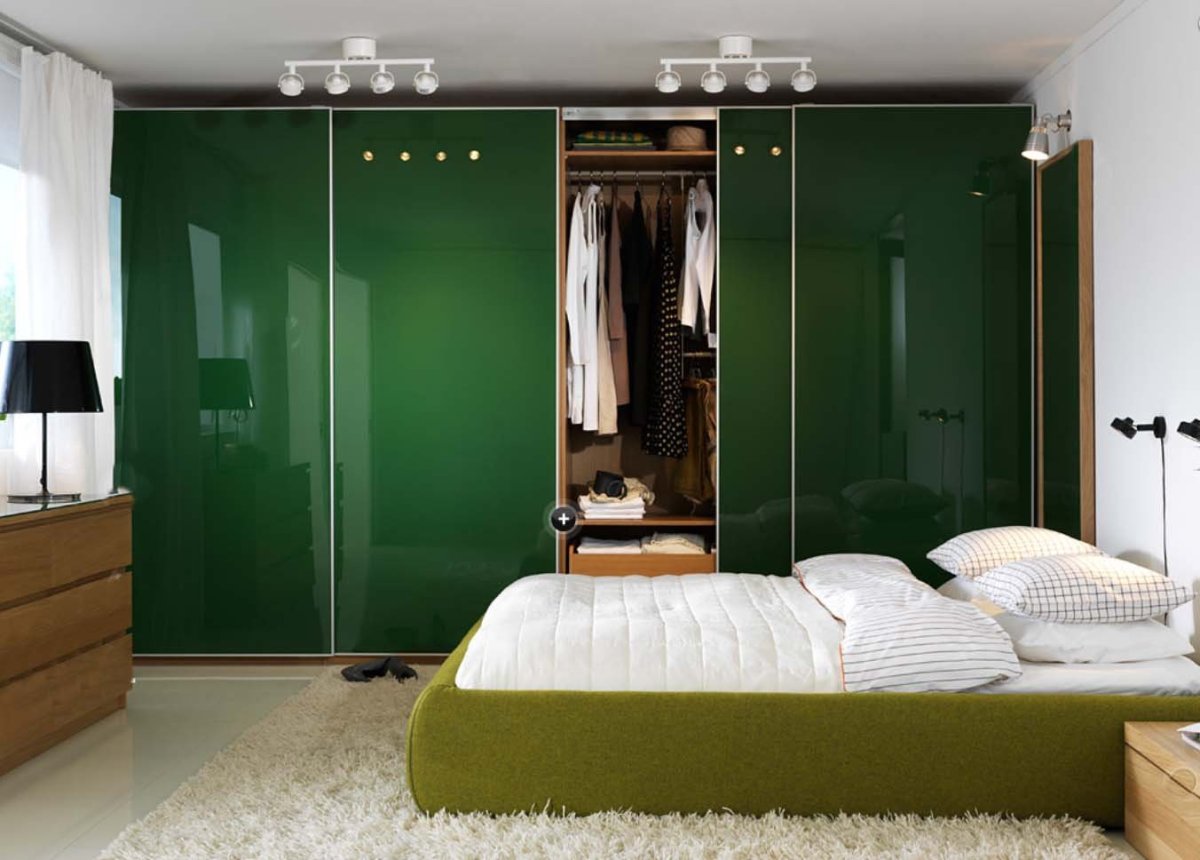 Шкаф изумрудного цвета