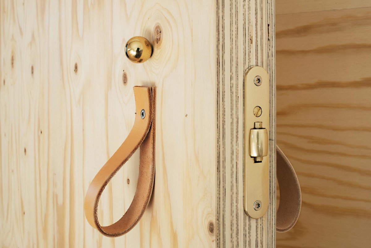 Дверь из фанеры