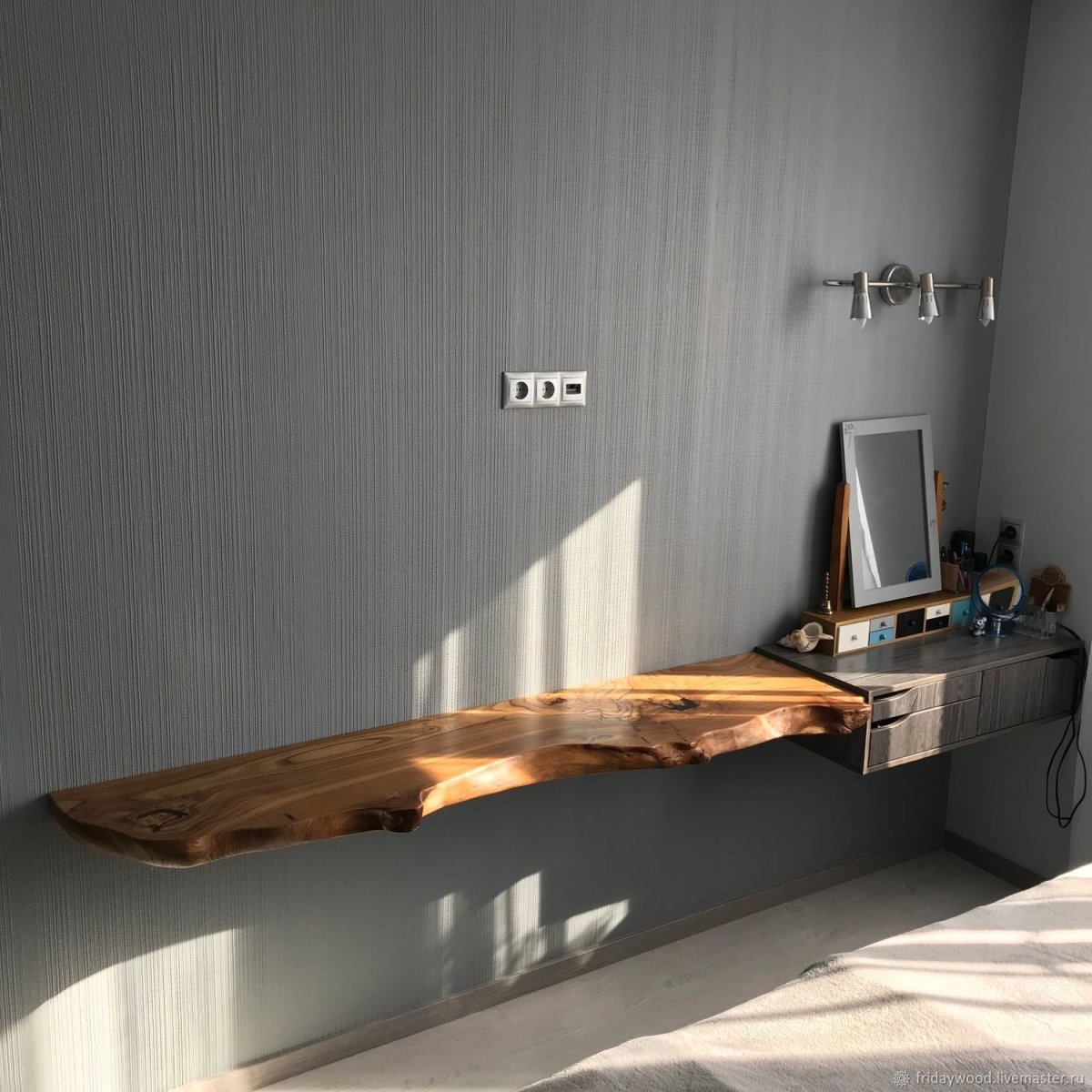 Полка из слэба лофт