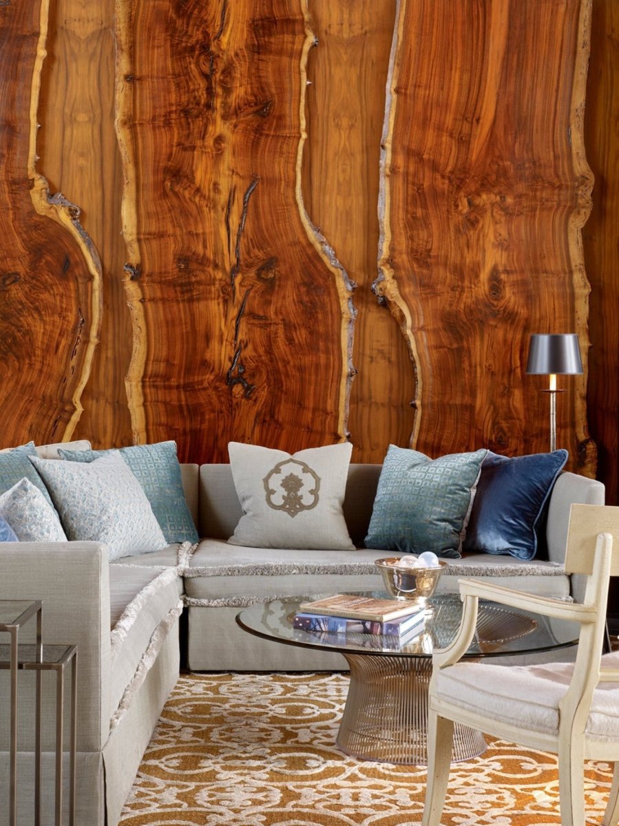 Слэб дерева на стене