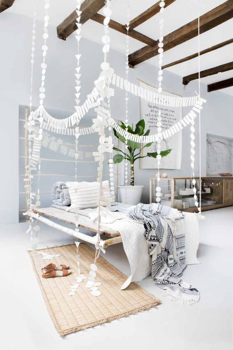 Кровать на канатах