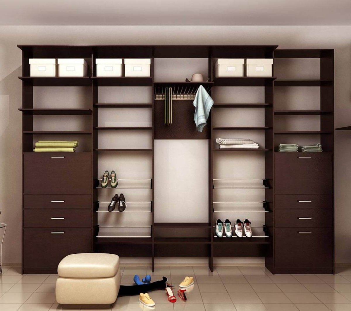 Наполнение шкафа в прихожей