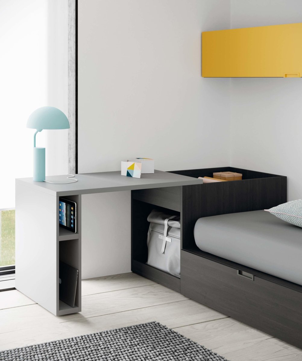 Шкаф с выдвижным столом