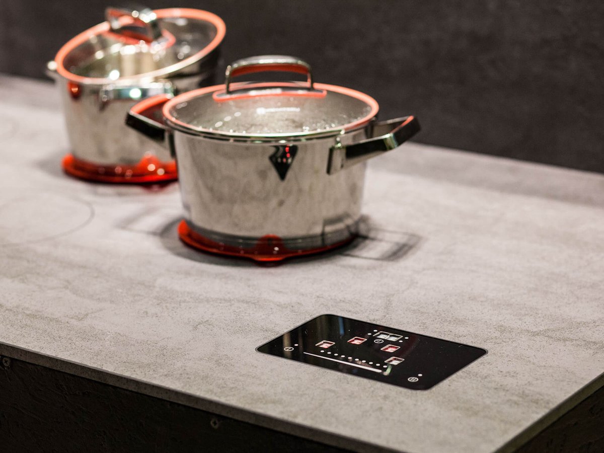 Индукционная плита встроенная в столешницу