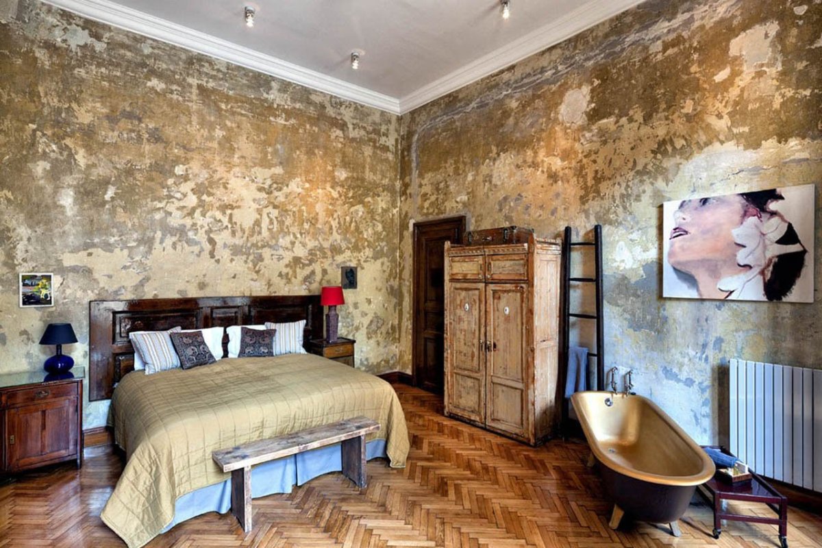 Обшарпанные стены